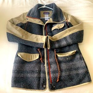 Patagonia jacket size small